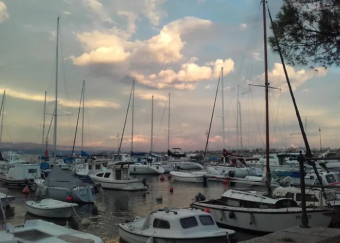 Sunshine Mary شقة